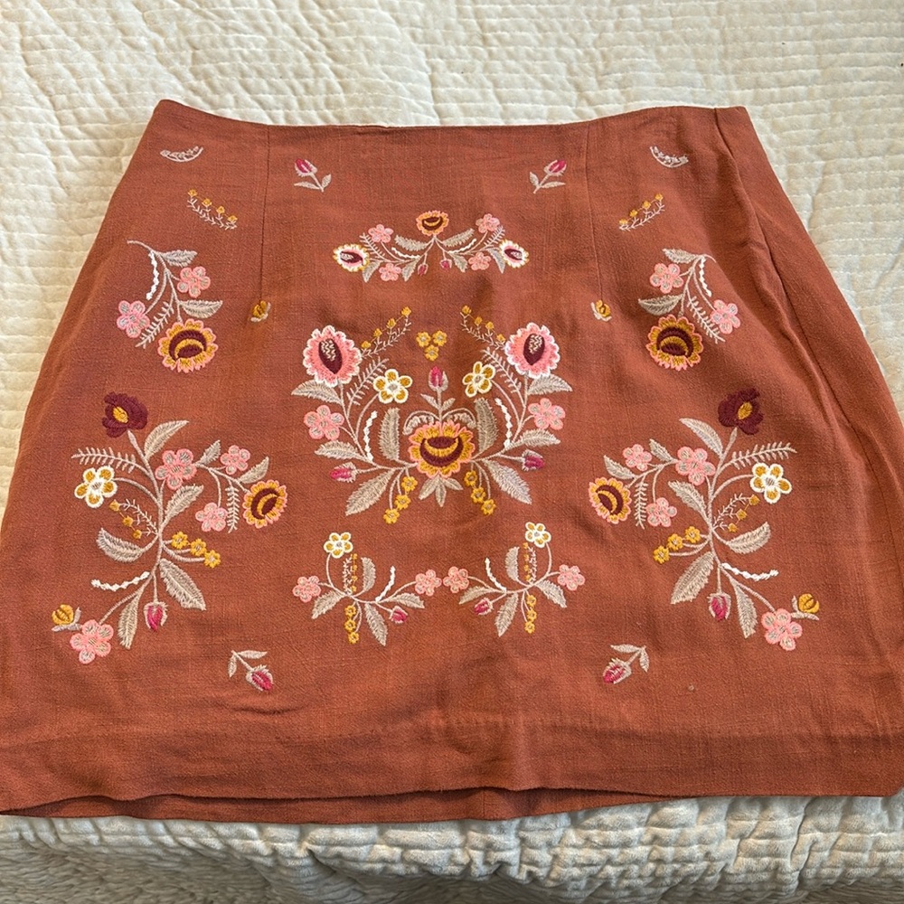 embroidered mini skirt!